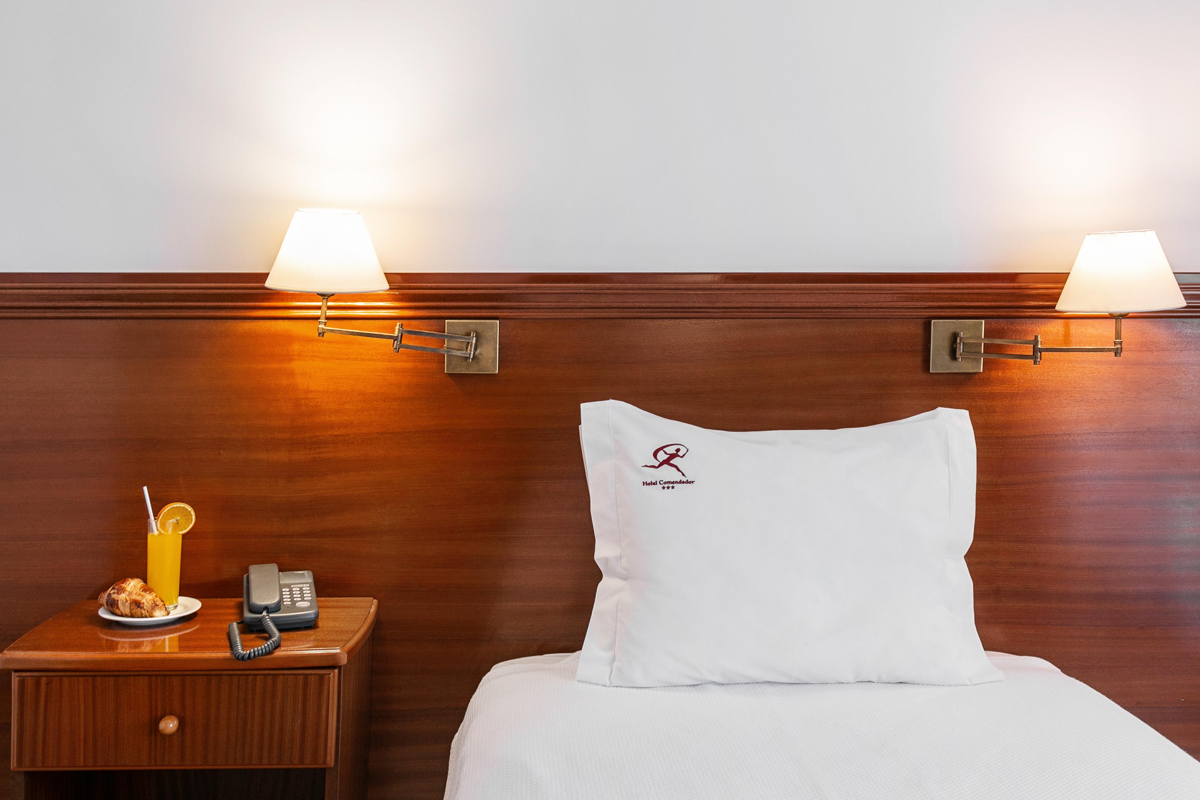 Hotel Comendador ボンバラル エクステリア 写真