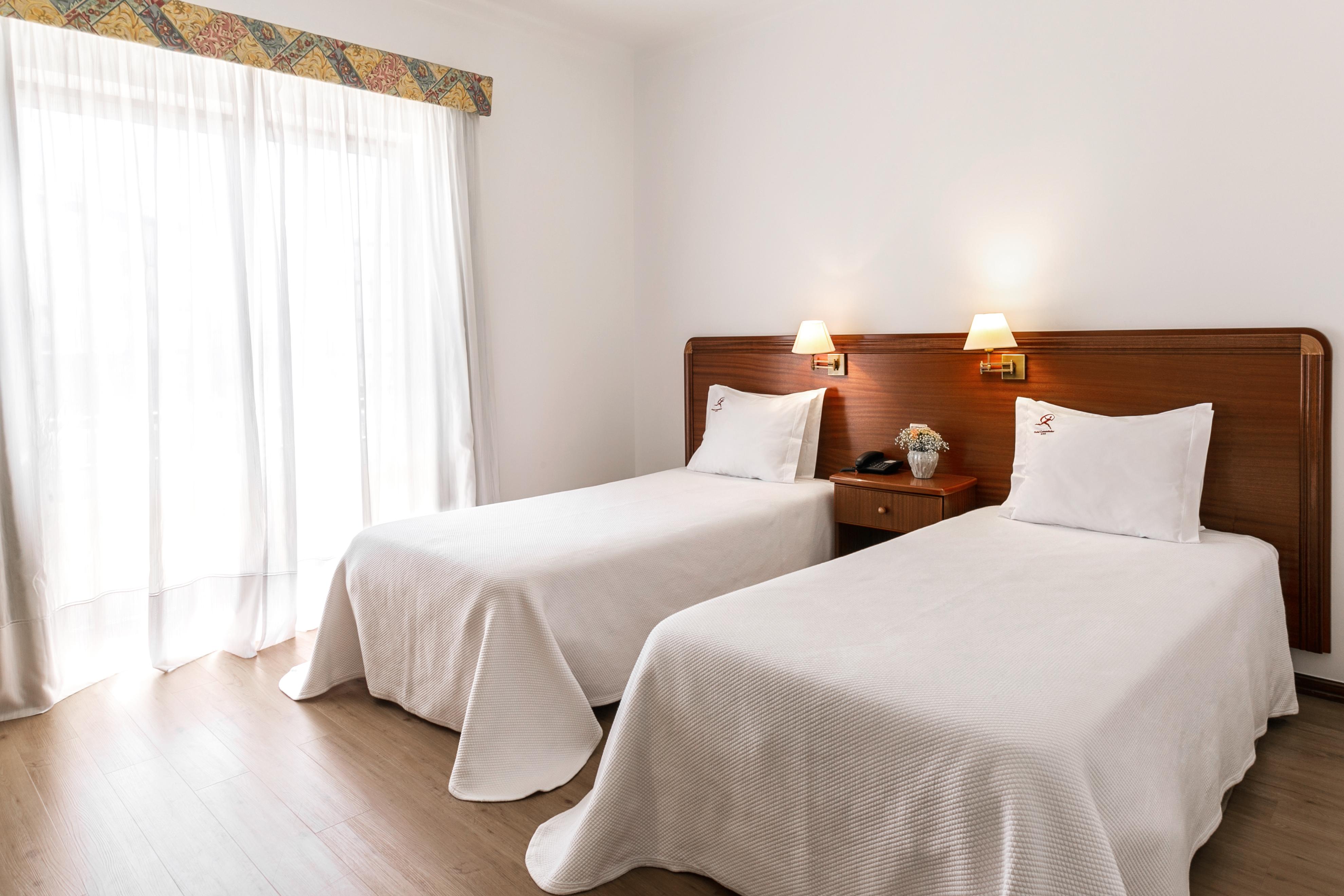 Hotel Comendador ボンバラル エクステリア 写真