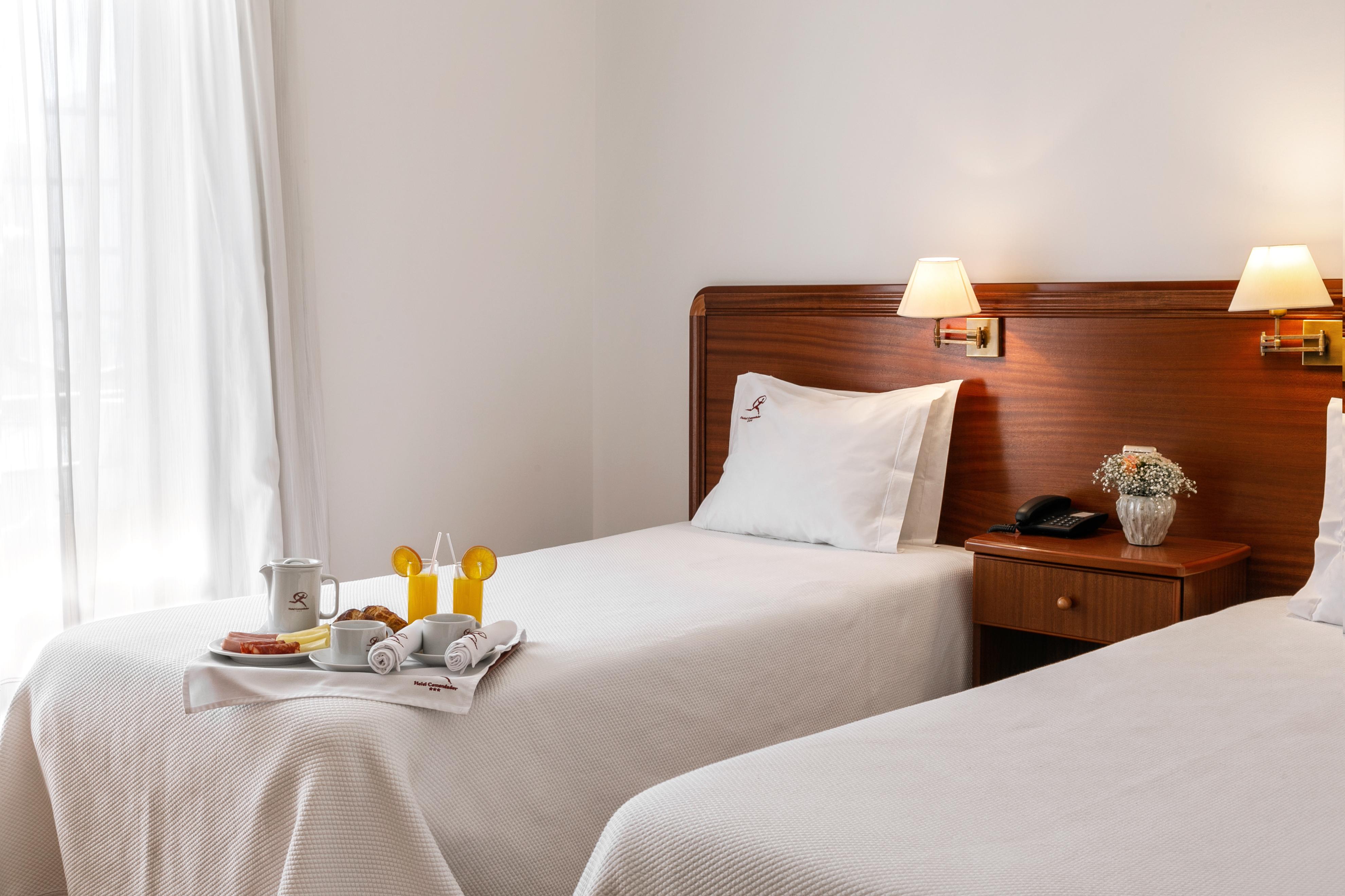 Hotel Comendador ボンバラル エクステリア 写真