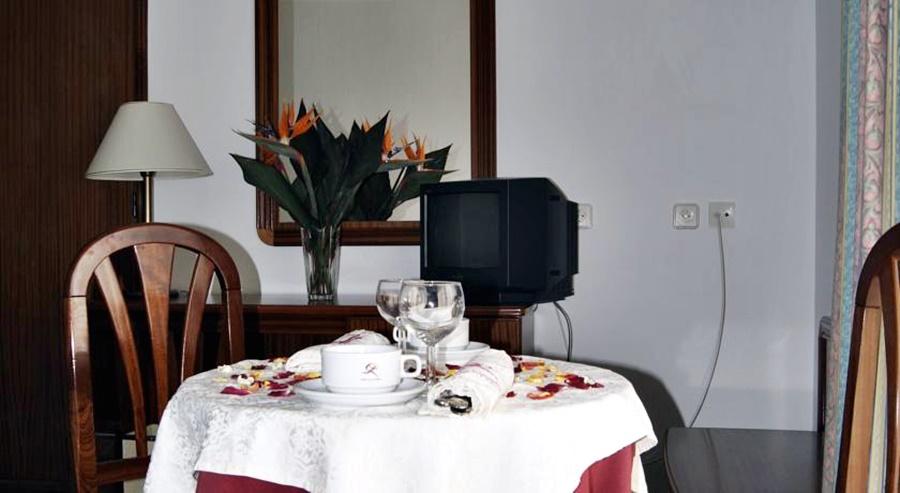 Hotel Comendador ボンバラル エクステリア 写真
