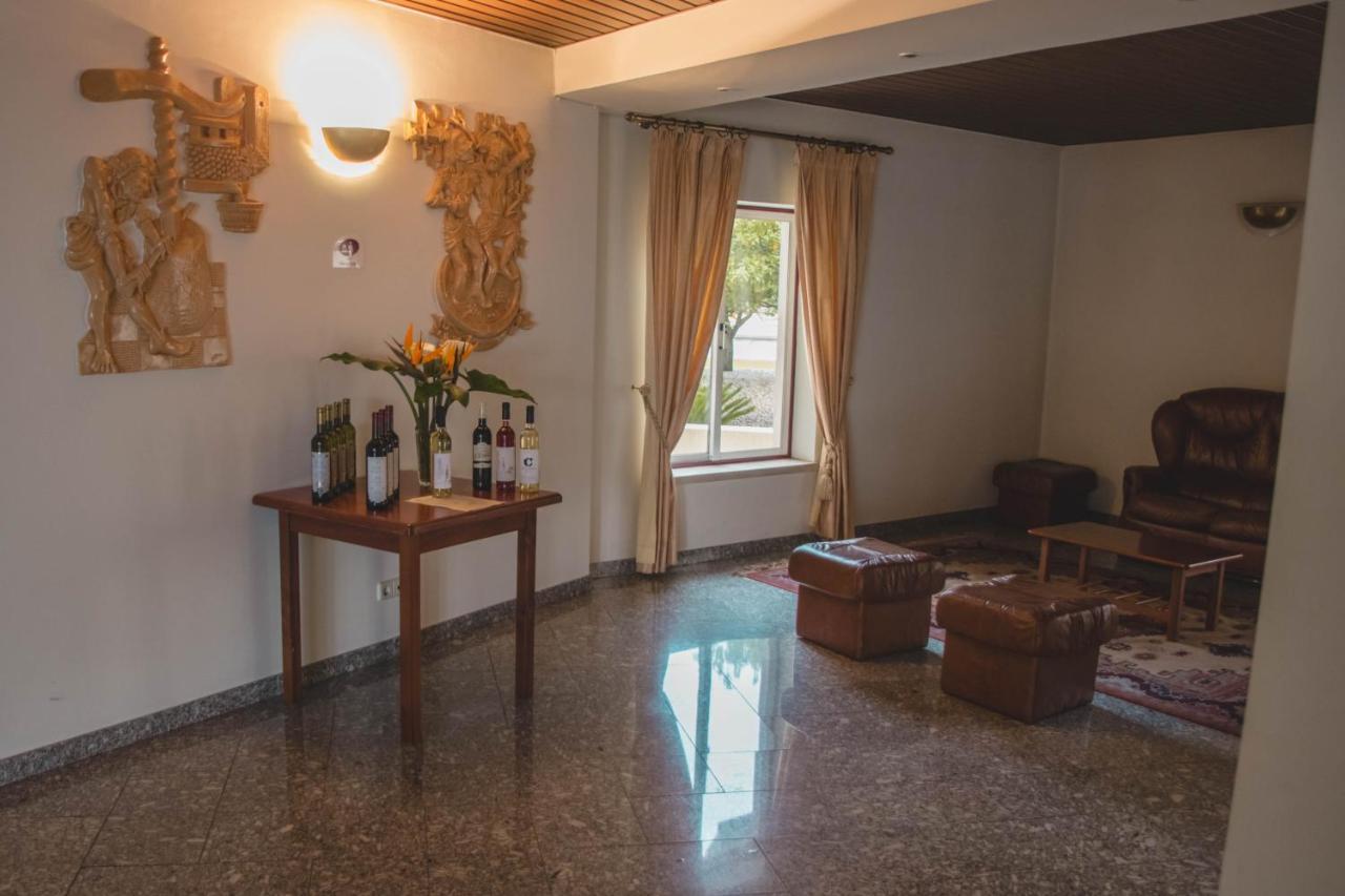 Hotel Comendador ボンバラル エクステリア 写真